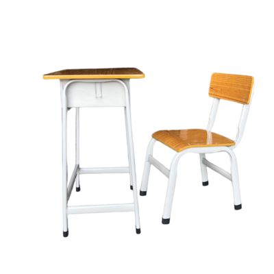 Buen precio Escritorio y silla para estudiantes con vetas de madera, juego de mesas y sillas para aulas personalizadas en línea